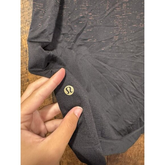 Lululemon Men’s Metal Vent Short Sleeve Shirt Black Red Large EUC - Picture 3 of 4